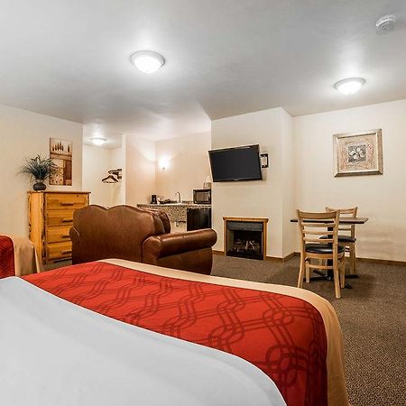 Econo Lodge Inn & Suites Kalispell - Glacier National Park Gateway Kültér fotó