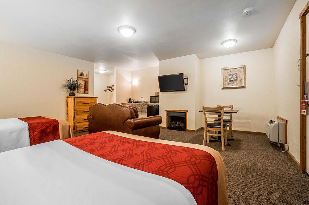 Econo Lodge Inn & Suites Kalispell - Glacier National Park Gateway Kültér fotó